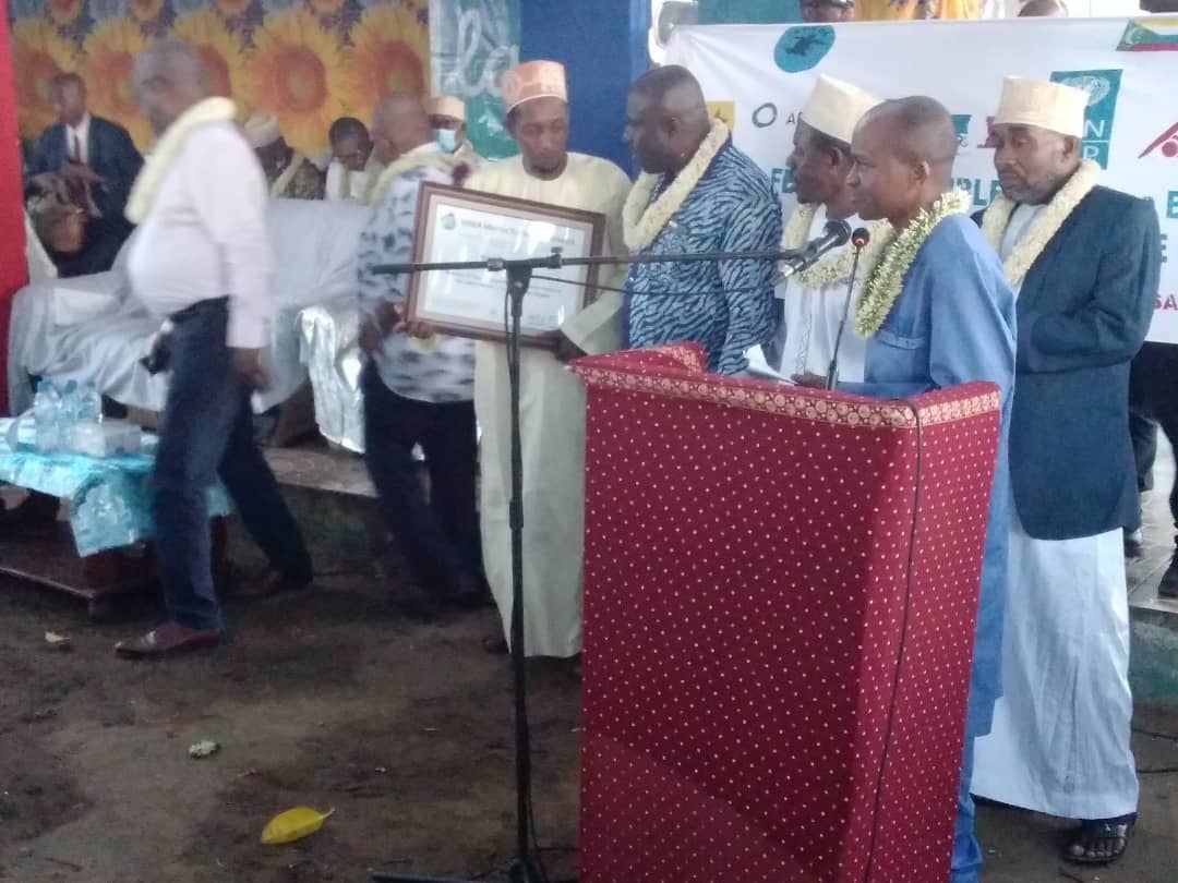 The National Focal Point for the IOSEA Marine Turtle MOU, Anfani Msoili, serving as Master of Ceremony  © ADSEI